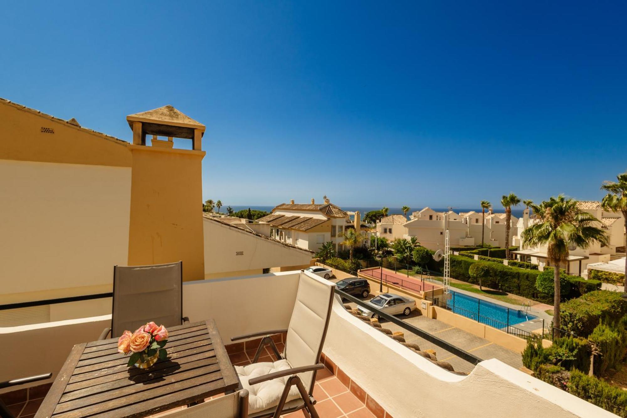 Beautiful Townhouse Walking Distance To The Beach In Costabella, Marbella Villa Exterior foto