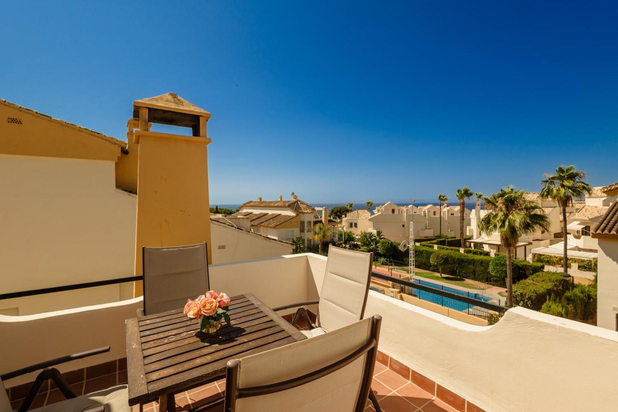 Beautiful Townhouse Walking Distance To The Beach In Costabella, Marbella Villa Exterior foto