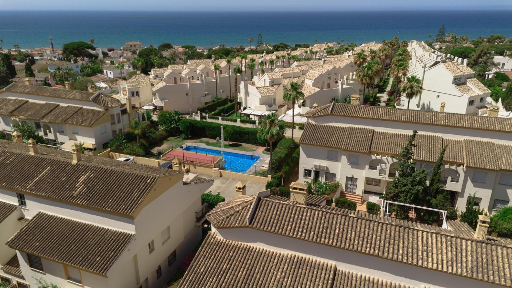 Beautiful Townhouse Walking Distance To The Beach In Costabella, Marbella Villa Exterior foto